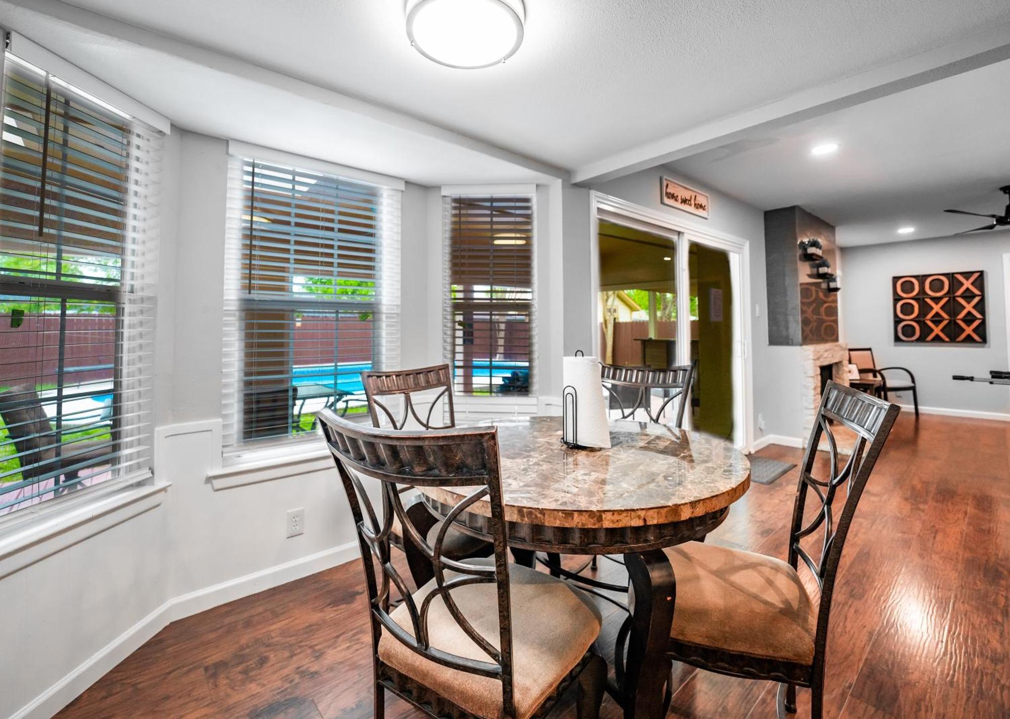 Spacious 4 Bedroom With Pool-Minutes To Seaworld And Lackland Afb San Antonio Bagian luar foto